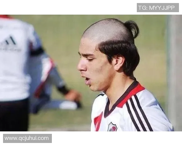 扎头发的足球明星你知道谁是谁吗揭秘那些球场上的发型潮人