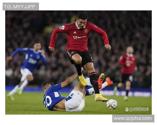 球星猫化身足球高手在赛场上演绎精彩绝伦的比赛瞬间