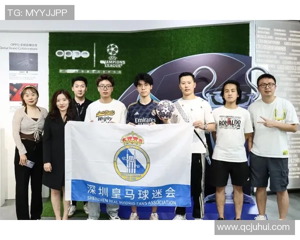 足球明星互签名活动掀起热潮 球迷与偶像零距离互动盛况空前