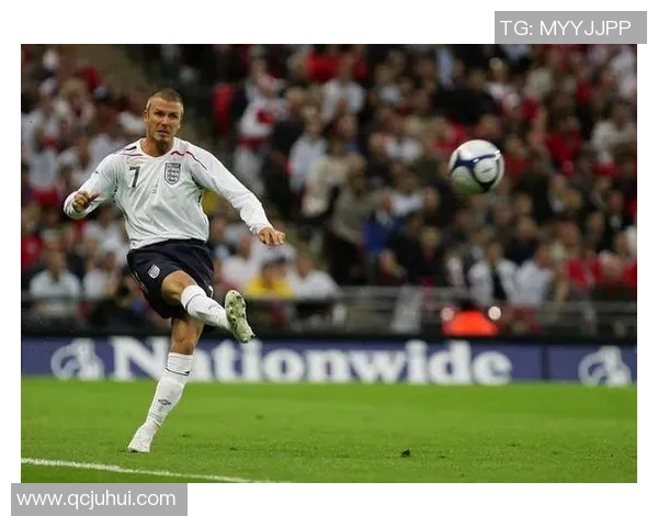 球星童年时期的足球鞋揭秘从贝克汉姆到梅西他们的选择与回忆 球星童年时期的足球鞋揭秘从贝克汉姆到梅西他们的选择与回忆