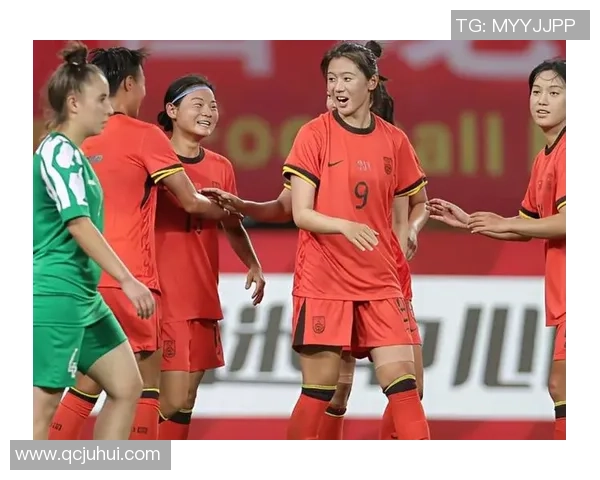 藏族足球小女孩崭露头角成为中国足球新星引关注 藏族足球小女孩崭露头角成为中国足球新星引关注