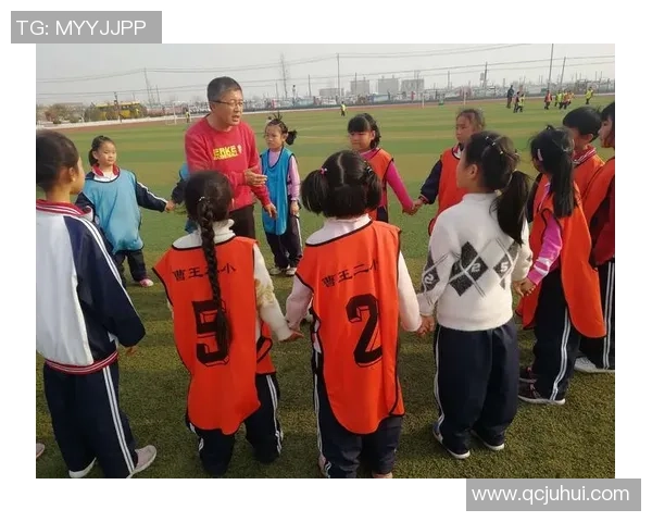 足球球星魅力饰品挂件全新系列展现个人风采与运动精神